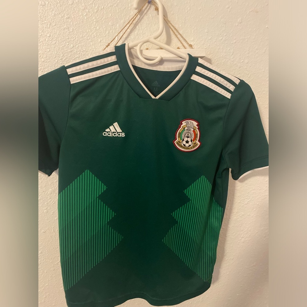 Green Mexican jersey M youth size great cond.